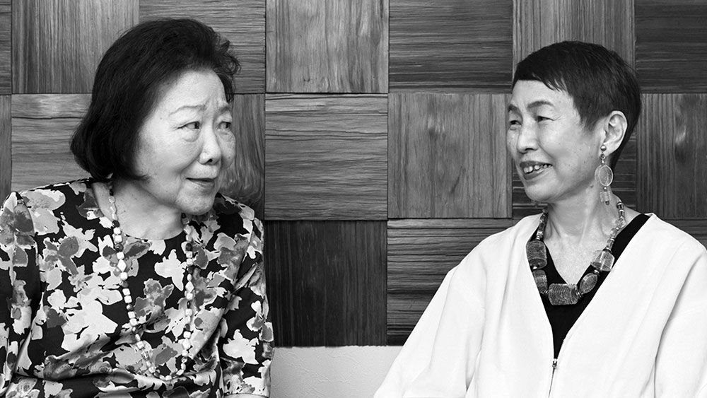 上野千鶴子×樋口恵子「財源不足」を理由に改悪される介護保険。ホームヘルパーは移動時間無給、交通費も自分持ち。現場の限界がきている 【対談】高齢