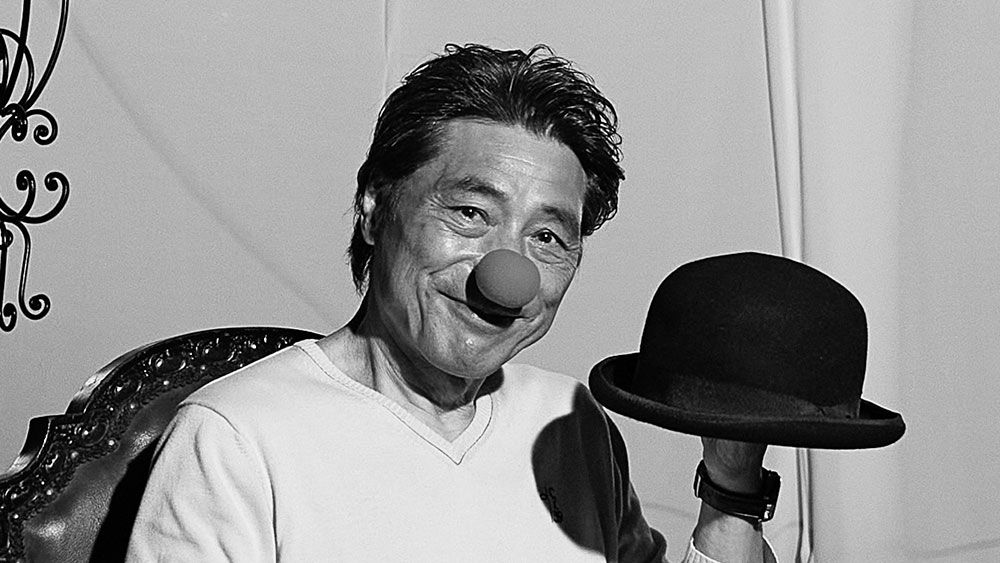 （3ページ目）加藤健一「72歳で挑む一人芝居、舞台上を200パーセントで生きる。100パーセントは役になり切り、残りは冷静に自分をコントロール