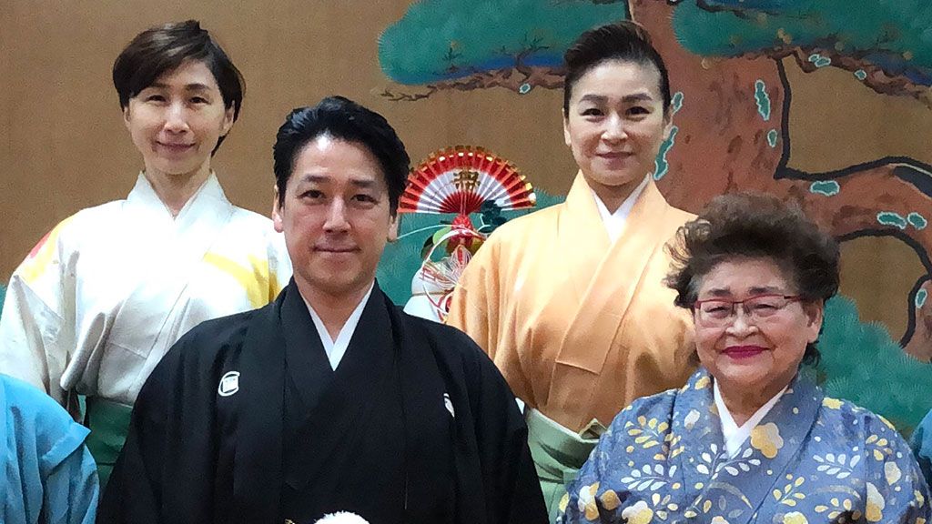 和泉元彌一家のゴッドマザー「心の血はたくさん流しました」 【密着】狂言とともに七転び八起き｜芸能｜婦人公論.jp