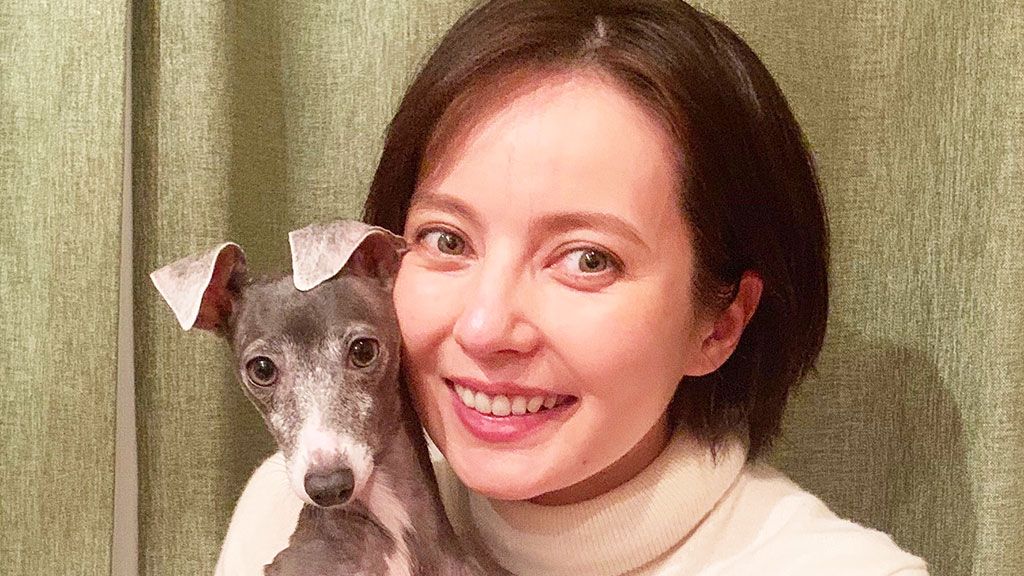 ベッキー キューピッドは愛犬お市 実家と新しい家族の縁がつながった 芸能 婦人公論 Jp