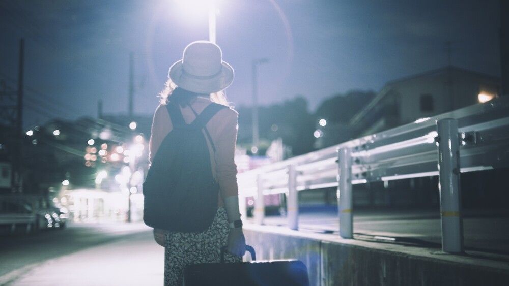 コロナ禍の渋谷バス停・ホームレス女性殺害事件で見えた日本の現状。政策から漏れた、夫や親がいない女性に迫る貧困 コロナと女性の貧困|人間関係