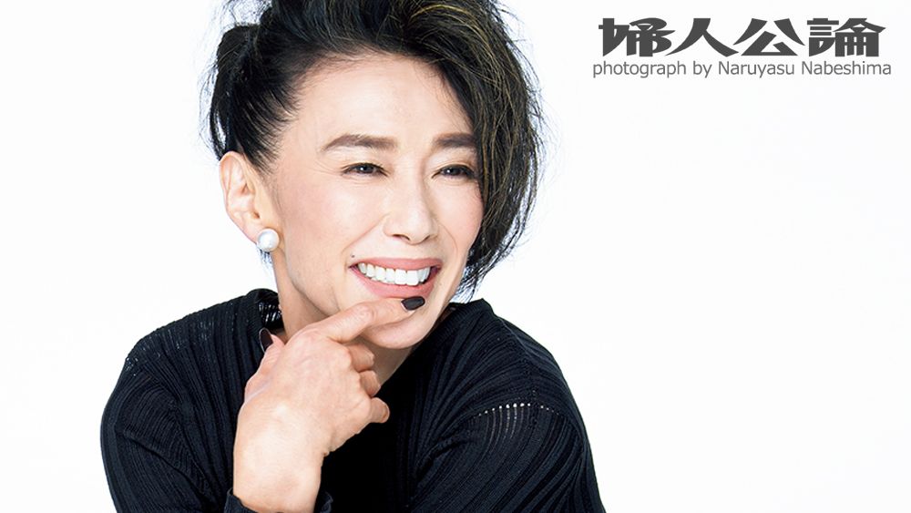 萬田久子 コロナの緊急事態宣言を機に禁酒と断捨離を 代の頃の写真と母の手帳が教えてくれたもの 表紙の私 ありのままの自分 芸能 婦人公論 Jp